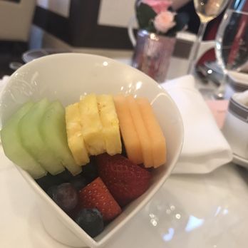 The Langham, Chicago - Bowl of fruits - Hotels Near Me - Chicago, Illinois The Langham, Chicago - Bowl of fruits - Hotels Near Me - Chicago, Illinois