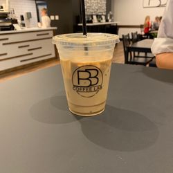 Iced vanilla oatmilk latte