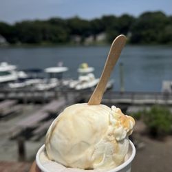 Momu - Salted Caramel Swirl Ice Cream and Lavender Marshmallow