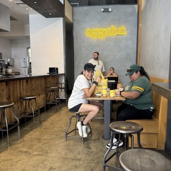 Eggslut - Nice vibe inside - New American Near Me - Glendale, California