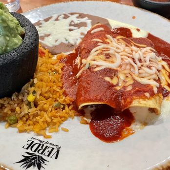 Verde - Bean and cheese enchiladas with side of guacamole - Mexican Near Me - Zionsville, Indiana Verde - Bean and cheese enchiladas with side of guacamole - Mexican Near Me - Zionsville, Indiana