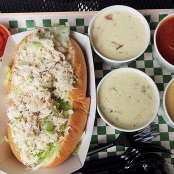 Pike Place Chowder - Sampler & crab roll - Seafood Near Me - Seattle, Washington Pike Place Chowder - Sampler & crab roll - Seafood Near Me - Seattle, Washington