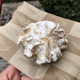 Almond Macaroon
