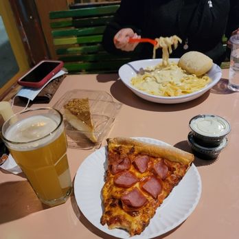 Saggios - Pizza, cheesecake, green chili shrimp Alfredo and a ice cold - Italian Near Me - Albuquerque, New Mexico Saggios - Pizza, cheesecake, green chili shrimp Alfredo and a ice cold - Italian Near Me - Albuquerque, New Mexico