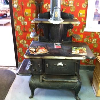 Harlow's Sugar House - Candy Stores Near Me - Putney, Vermont