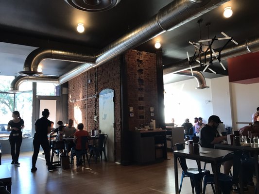 Xinji Noodle Bar by null