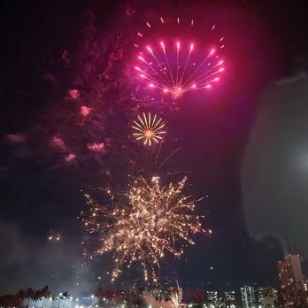 Nocturnal Adventures Hawaii - Waikiki fireworks - Paddleboarding Near Me Nocturnal Adventures Hawaii - Waikiki fireworks - Paddleboarding Near Me