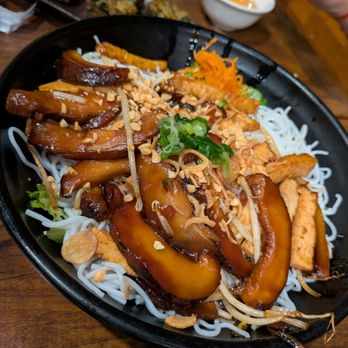 Chef Papa Vietnamese Kitchen - Mushroom noodles - Vietnamese Near Me - Flushing, New York