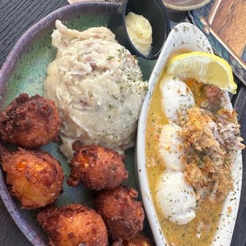 Shakas Beach Bar & Grill - Hushpubbies, mashed potato's and the trifecta of shrimp/crab/scallops - Fish & Chips Near Me - Nags Head, North Carolina