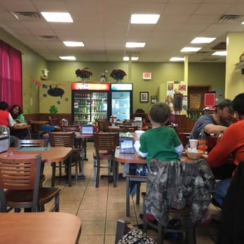 28 BBQ - Dining area - Barbeque Near Me - Bound Brook, New Jersey