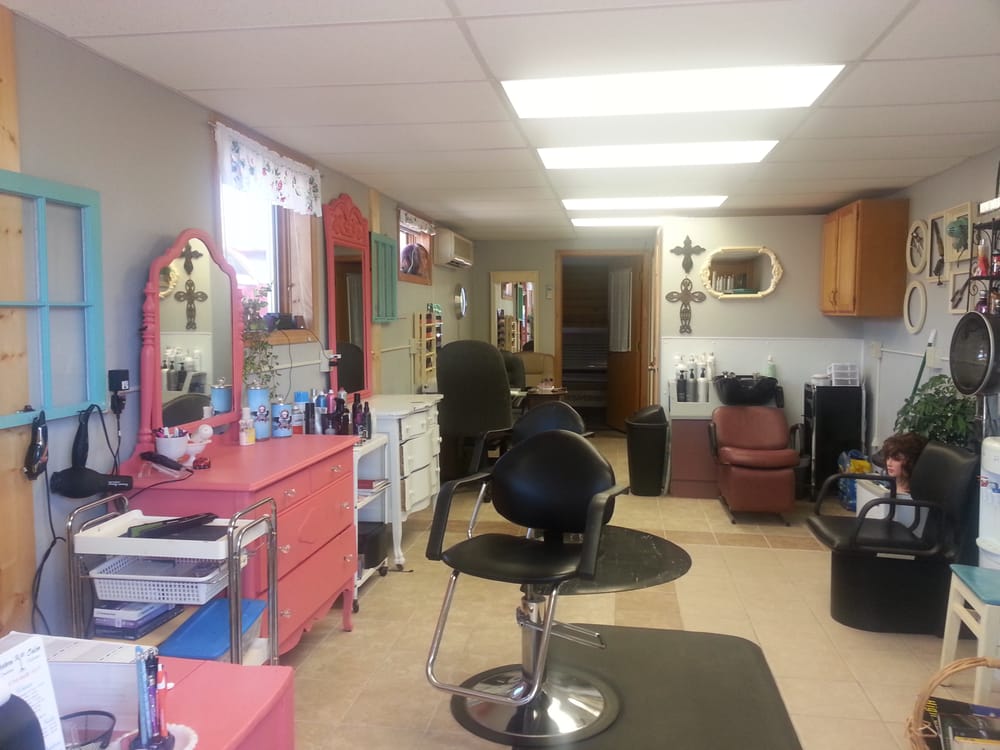 NORTHERN ROOTS SALON Updated September 2024 20 S Maddy St, McGregor