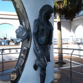 Selena Memorial Statue - Landmarks & Historical Buildings Near Me - Corpus Christi, Texas Selena Memorial Statue - Landmarks & Historical Buildings Near Me - Corpus Christi, Texas