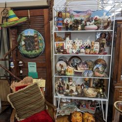 A2Z Treasures and Thrift Store - Western Decor