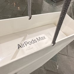 Apple Lakeside Shopping Center