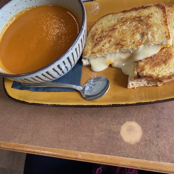 Linn's Restaurant - Delicious tomato bisque soup and the best grill cheese I ever had in my life!!! - American Near Me - Cambria, California Linn's Restaurant - Delicious tomato bisque soup and the best grill cheese I ever had in my life!!! - American Near Me - Cambria, California