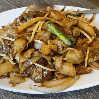 Fortune Inn - Beef Chow Fun - Chinese Near Me - Kenmore, Washington Fortune Inn - Beef Chow Fun - Chinese Near Me - Kenmore, Washington