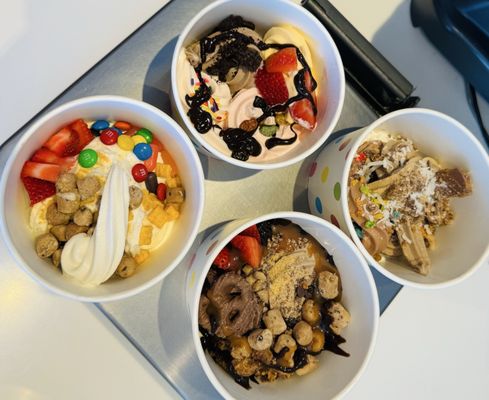 Toppings Yogurt by null