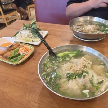 Pho Saigon - 35. Wonton / Hủ Tiếu/Mì Hoành Thánh - Vietnamese Near Me - Rocklin, California Pho Saigon - 35. Wonton / Hủ Tiếu/Mì Hoành Thánh - Vietnamese Near Me - Rocklin, California