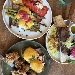 Karaage benedict, lobeter benedict, short rib special