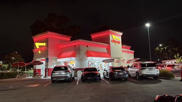 In-N-Out Burger by null