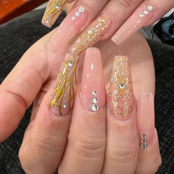 Hailey Nails Spa - Very classy gold goddess look - Nail Salons Near Me - Los Angeles, California Hailey Nails Spa - Very classy gold goddess look - Nail Salons Near Me - Los Angeles, California