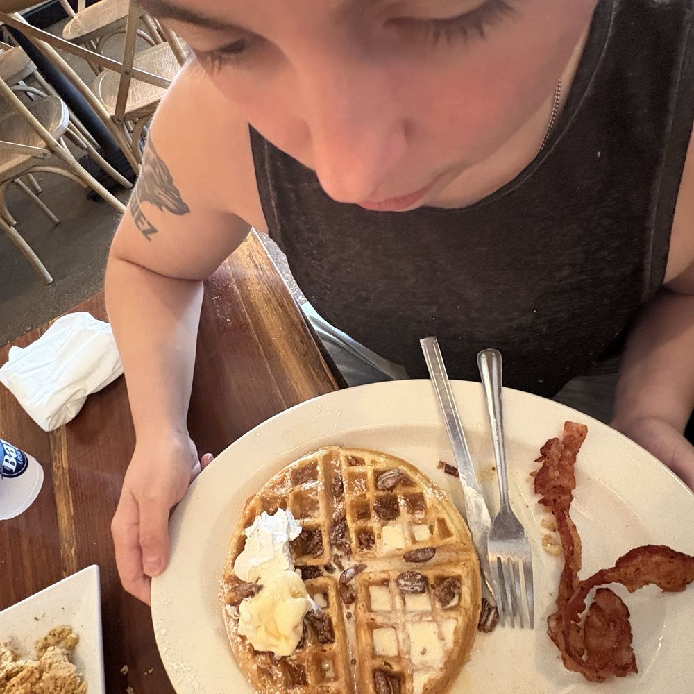 Bay Local Eatery - New American Near Me - Virginia Beach, Virginia