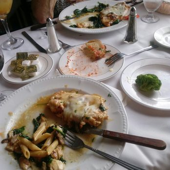 Goccia D'oro ll - This is the best place to eat great italian food the food is amazing and service is great the sangria is delish - Italian Near Me - Lindenhurst, New York
