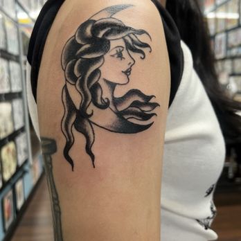 Mammoth Tattoo Studio - Tattoo of lady in a moon - Tattoo Near Me - Kirkland, Washington