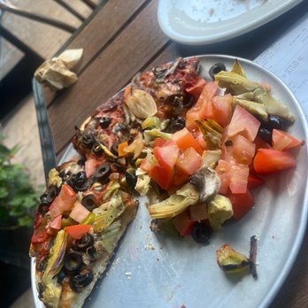 Bogey's Pizza - Huge pieces of tomatoes - Pizza Near Me - San Jose, California