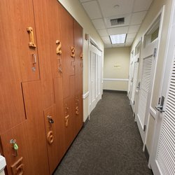 The Robert & Beverly Lewis Family Cancer Care Center