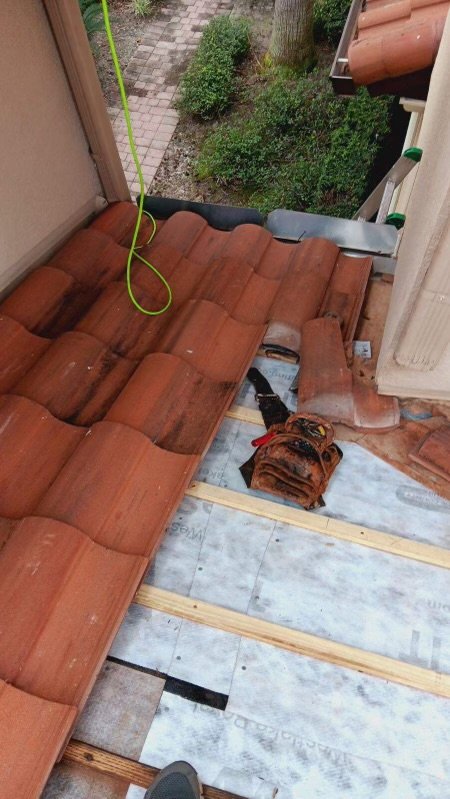 Slide of Top Rated Roofer