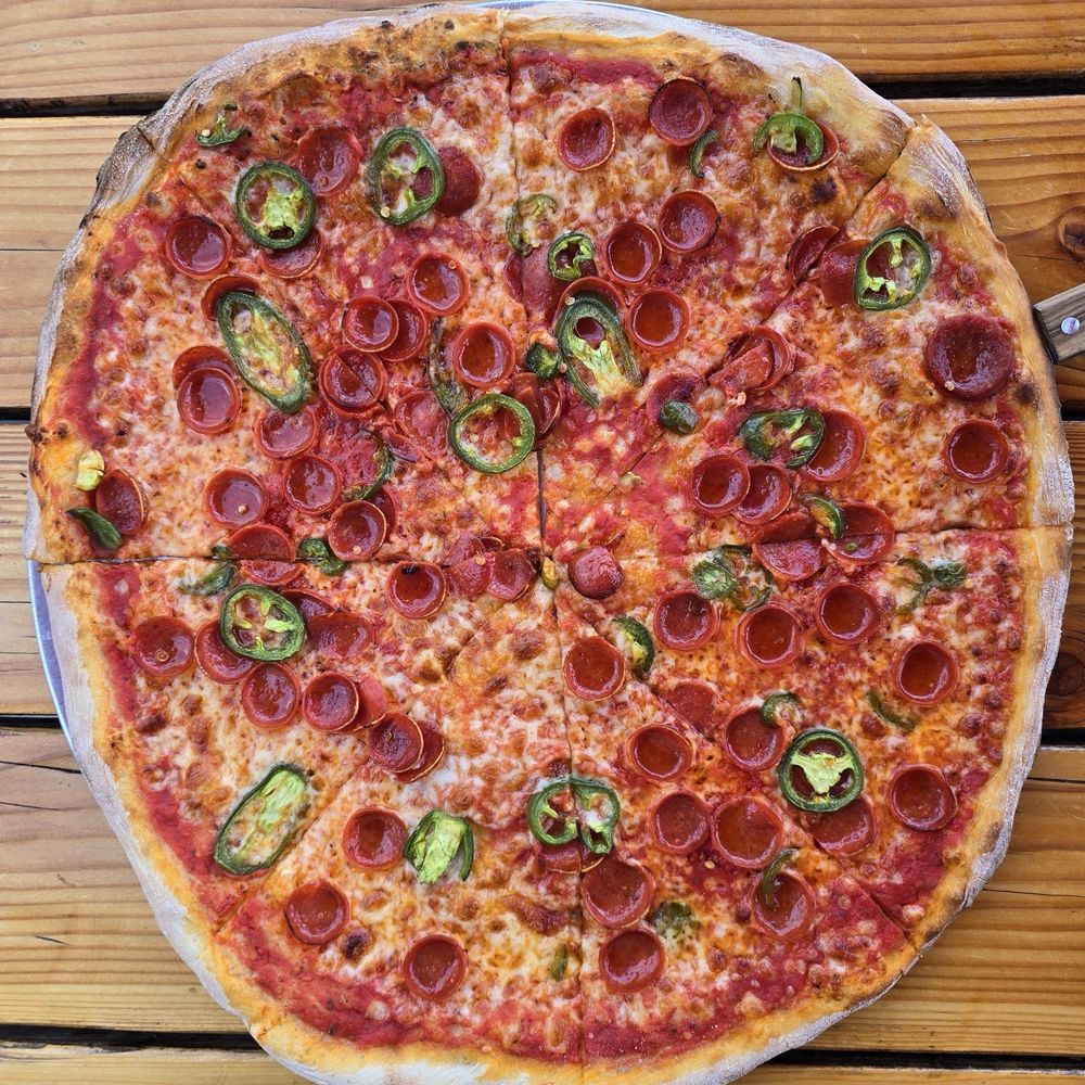 Pepperoni & jalapeños pizza Pepperoni & jalapeños pizza