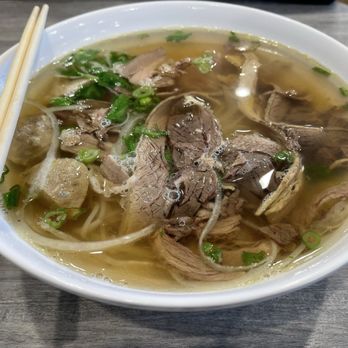Pho So 1 - Pho with flank meat and meatballs - Vietnamese Near Me - Van Nuys, California