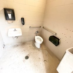 Alphonse Memorial Veterans Park - Restroom