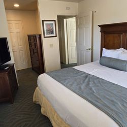 Channel Island Shores Resort - Master with 2nd bathroom