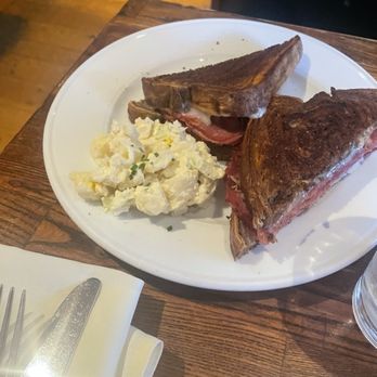 Buckley's Tavern - Reuben - Pubs Near Me - Wilmington, Delaware Buckley's Tavern - Reuben - Pubs Near Me - Wilmington, Delaware