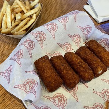 Taco Mac - Mozzarella Sticks and frys - American Near Me - Canton, Georgia