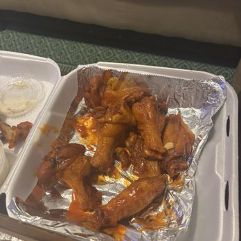 Uncle Leo's Pizza - Wings - Pizza Near Me - Saint Louis, Missouri