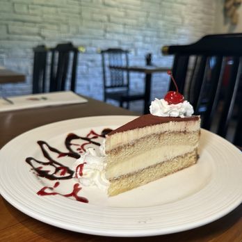 Pattaya Wok - Tiramisu - Thai Near Me - Southport, Connecticut Pattaya Wok - Tiramisu - Thai Near Me - Southport, Connecticut