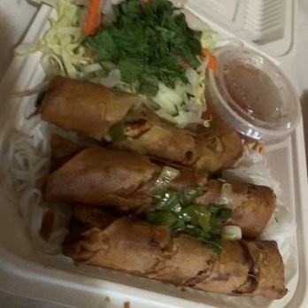 Pho Sonoma - Eggroll vermicelli - Vietnamese Near Me - Petaluma, California Pho Sonoma - Eggroll vermicelli - Vietnamese Near Me - Petaluma, California