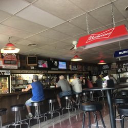 Top Hat Tavern - Sunday evening around 6pm