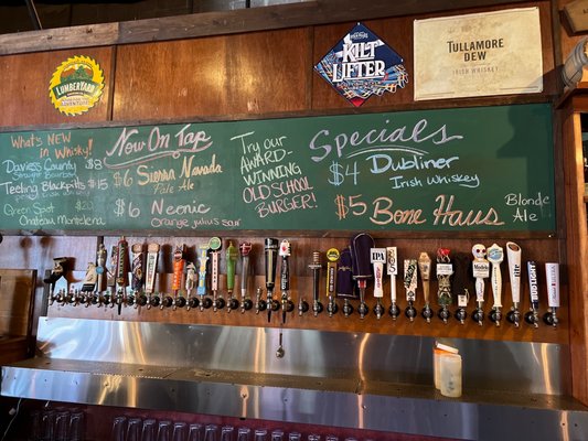 Uptown Pubhouse by null