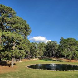 Knollwood Fairways & Driving Range - First tee
