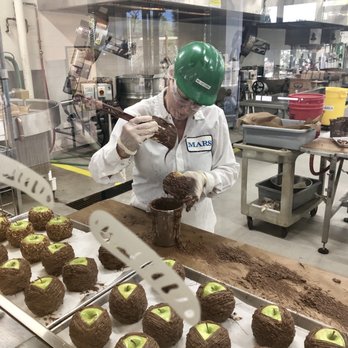 Ethel M Chocolates - Making Chocolate Covered Apples - Botanical Gardens Near Me - Henderson, Nevada Ethel M Chocolates - Making Chocolate Covered Apples - Botanical Gardens Near Me - Henderson, Nevada