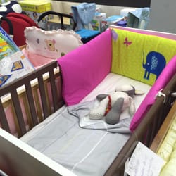 荷花親子 - Crib, originally $8990, sale price was $4495 when I visited.