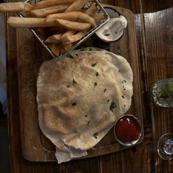Sirocco Mediterranean Restaurant & Lounge - Chicken shawarma station - Mediterranean Near Me - Pembroke Pines, Florida