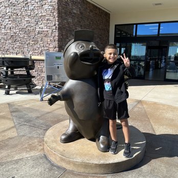 Buc-ee’s - Famous Bucees statue outside - Gas Stations Near Me - Fort Valley, Georgia
