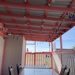 Bunny's Onion Burgers - Patio Area