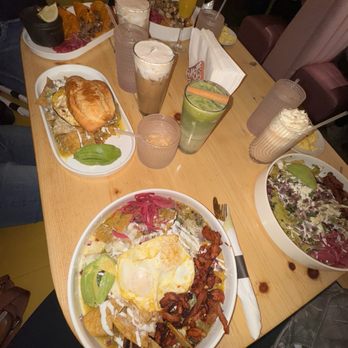 Quiero Brunch - salsa verde chilaquiles with al pastor - Mexican Near Me - Temecula, California Quiero Brunch - salsa verde chilaquiles with al pastor - Mexican Near Me - Temecula, California