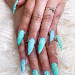 LV Nails & Spa